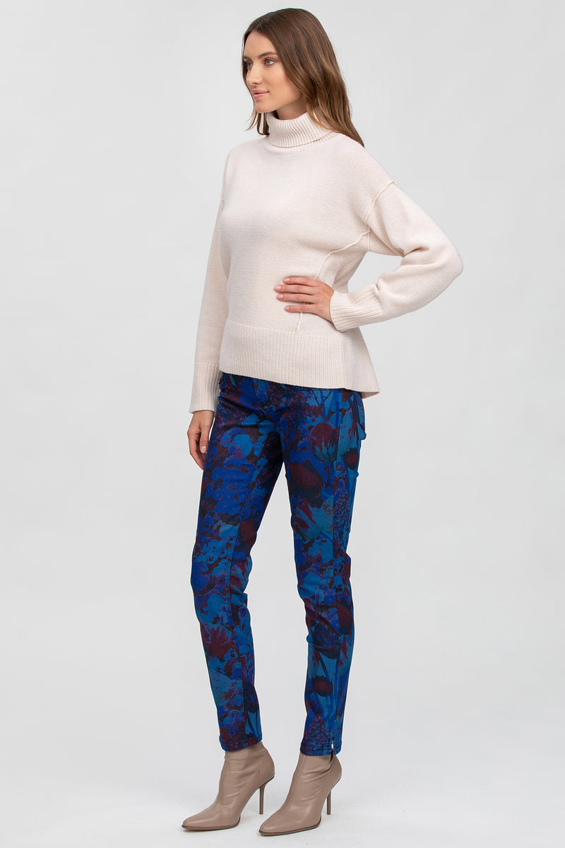 PRINTED JEGGINGS | Fitted Jeggings in Purple Flower Print